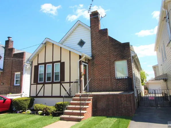 162 Ivy St, Kearny, NJ 07032