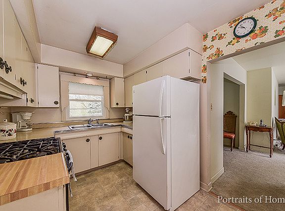 4th image of 310 N Grant St