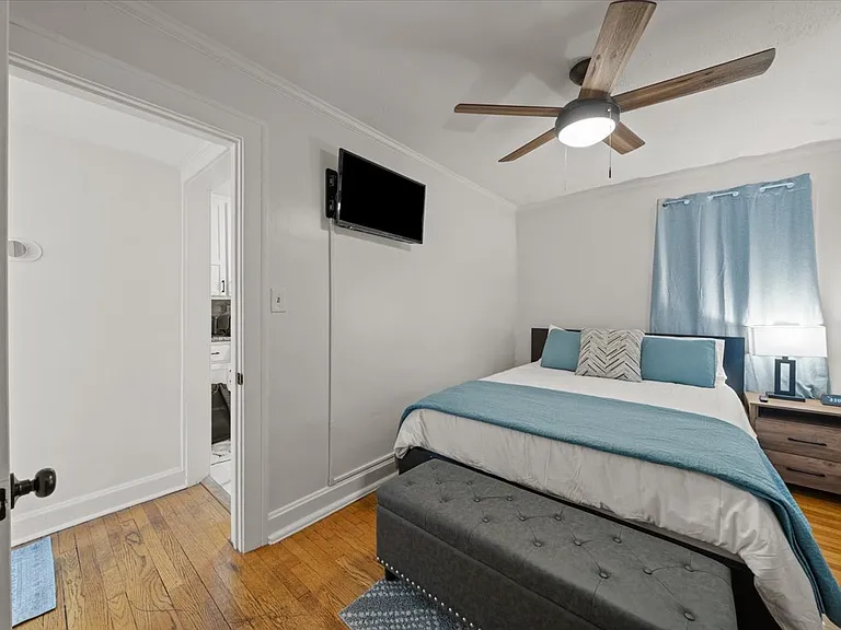 1111 W 41st St #2W — Photo 7