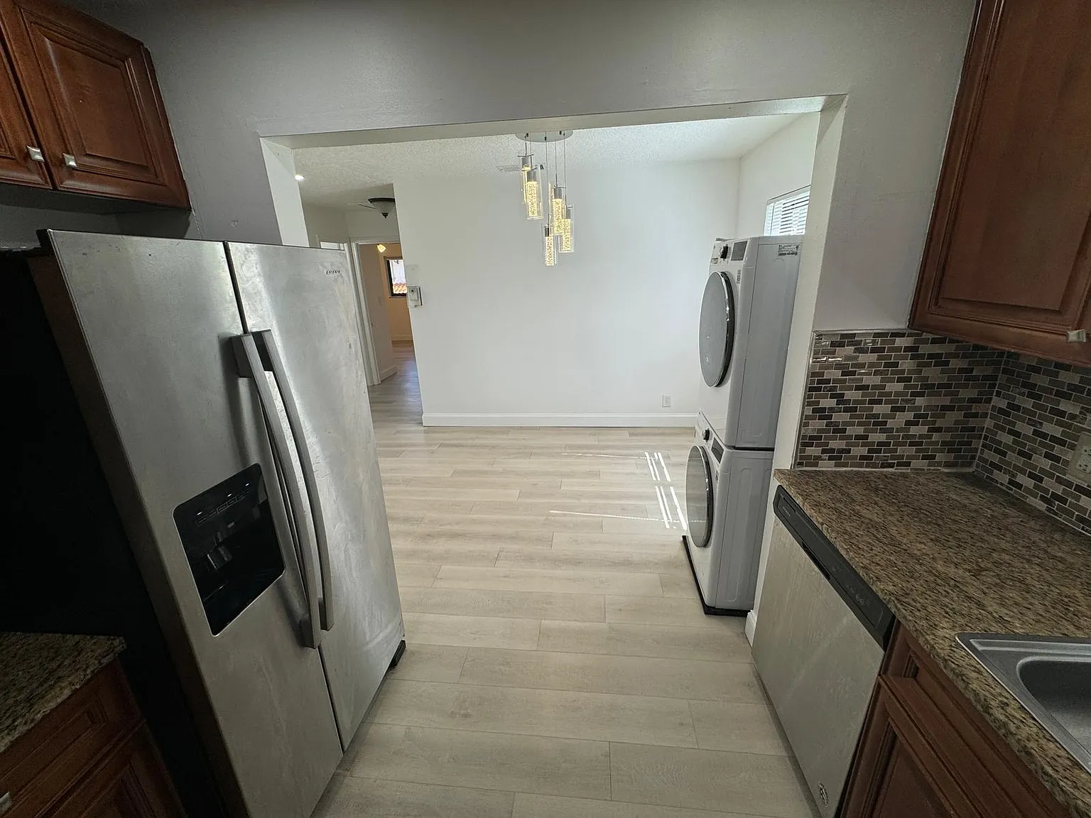 $2,050 11660 NW 45th ST # 1-4 — Photo 3