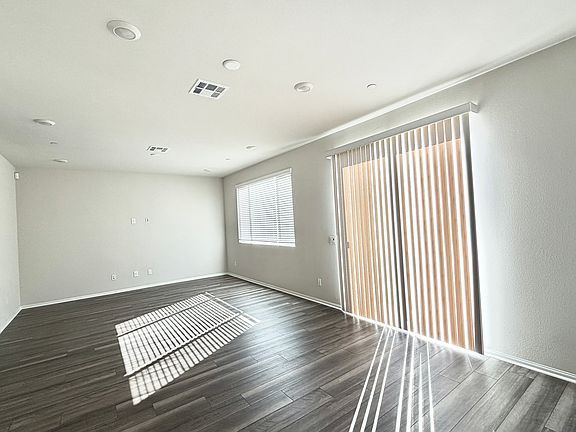 3rd image of 2872 Schmidt Privado