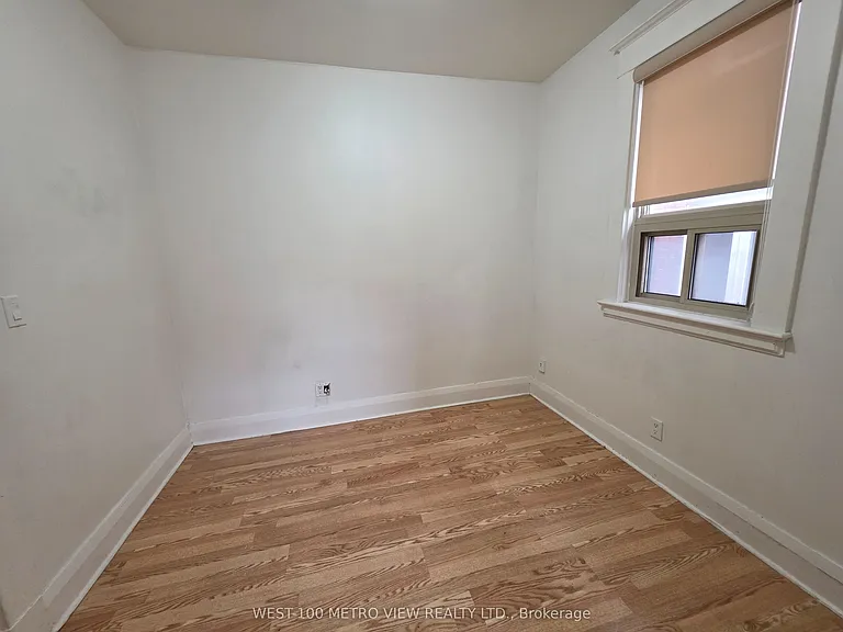 1733 Dufferin St — Photo 6