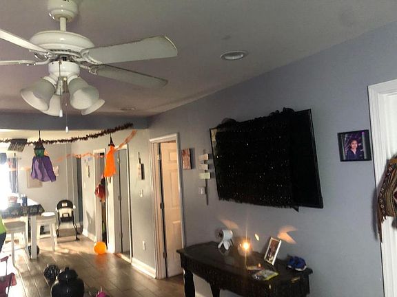 5th image of 4610 Ash Ave
