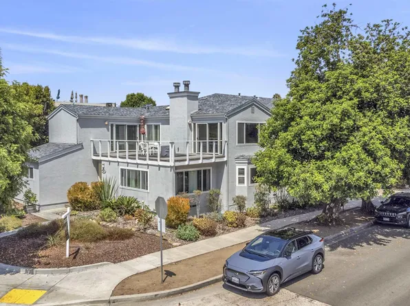 1676 Moorland Dr, San Diego, CA 92109