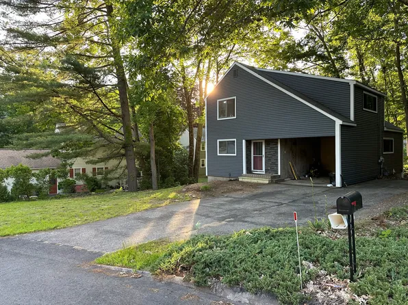 4 Clergy Cir, Nashua, NH 03063