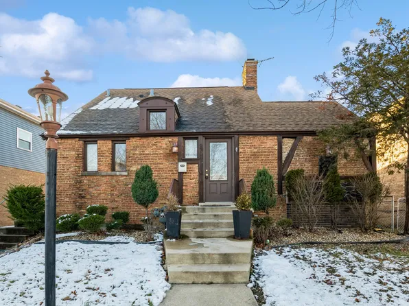 9704 S Central Park Ave, Evergreen Park, IL 60805