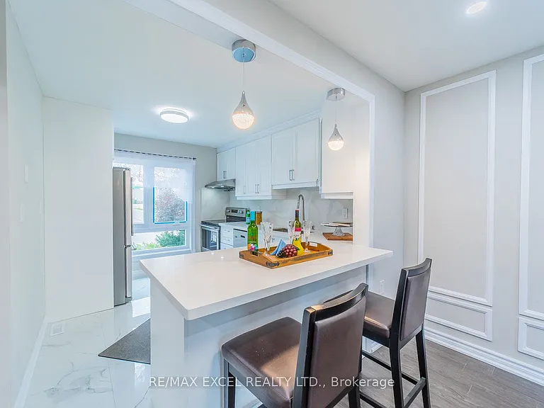 21 Livonia Pl #112 — Photo 2