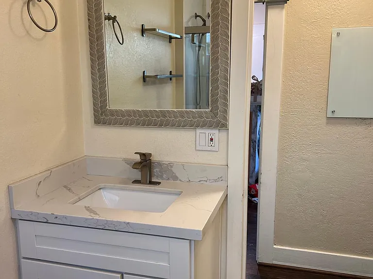 2400 Harrington Ave — Photo 24