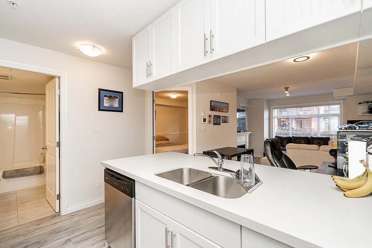 2 bed, 800 sqft, $1,800 — Photo 1