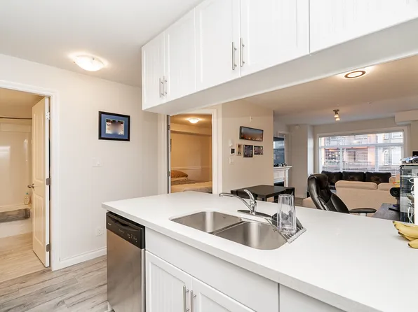 5650 201a St #215, Langley, BC V3A 0B3