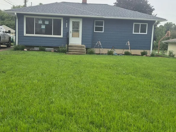 4353 Chesterfield Blvd NW, Grand Rapids, MI 49534