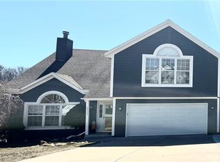 2033 SW British Dr, Lees Summit, MO 64081