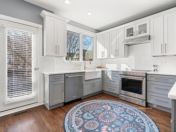 4th image of 2849 N Wolcott Ave Unit A