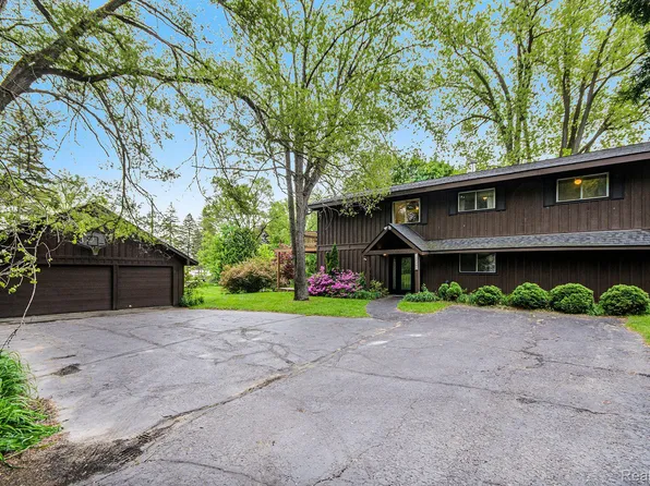 2030 Dunwoodie St, Ortonville, MI 48462