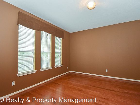 4th image of 12107 Lismore Lake Dr