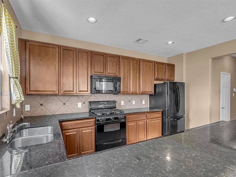 1615 Bel Riposo Ln — Photo 9