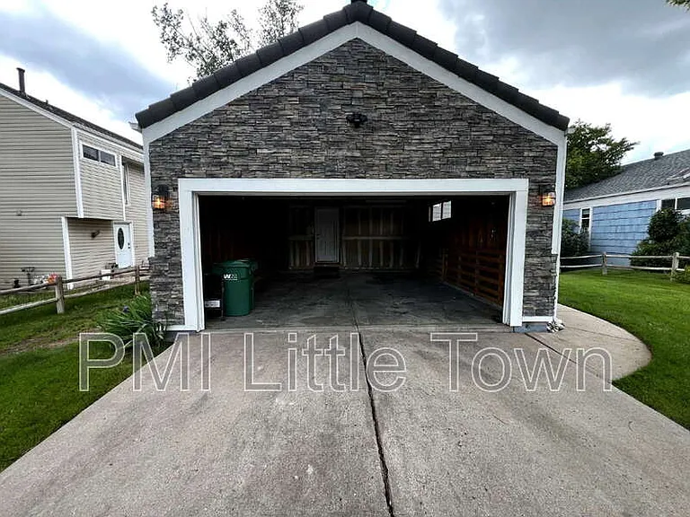 10772 W Berry Ave — Photo 3