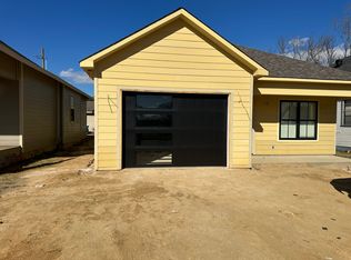 909 W 3rd Ave, Pine Bluff, AR 71601