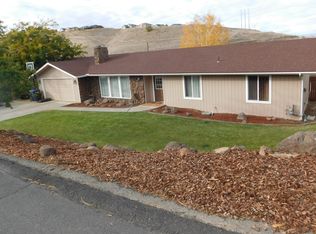 905 W 7th Ave, Selah, WA 98942