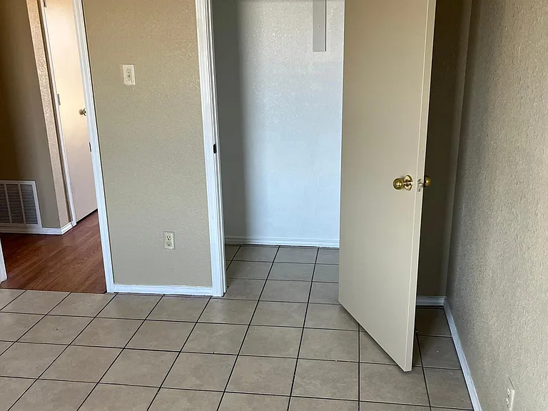 1710 Windward Dr #D — Photo 14