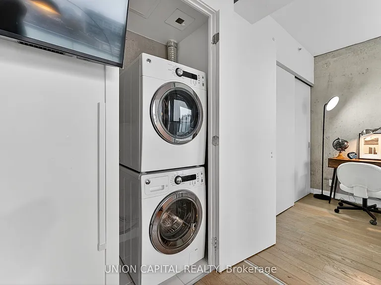 11 Charlotte St #1004 — Photo 17