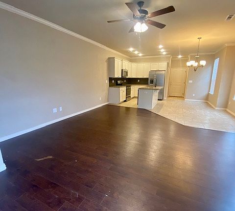 5th image of 1049 N Leverett Ave