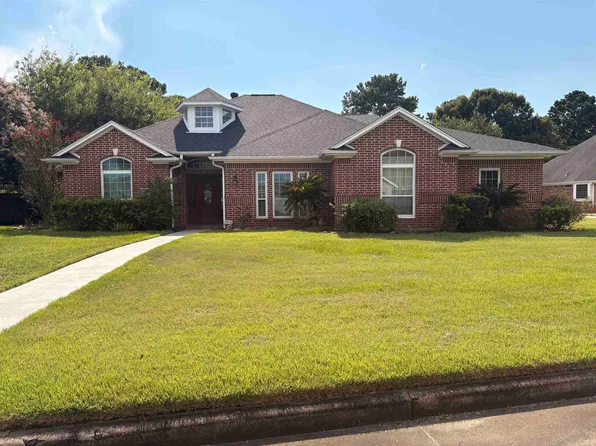 3790 Champions Dr, Beaumont, TX 77707