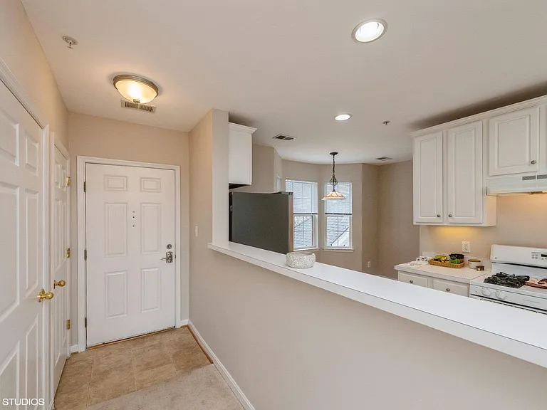 25340 Lake Mist Sq #301 — Photo 7