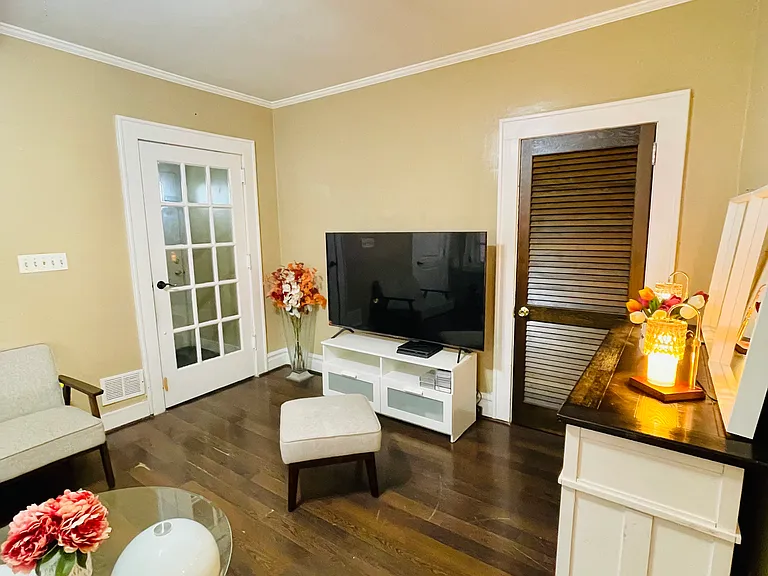 Belgrove Dr — Photo 14