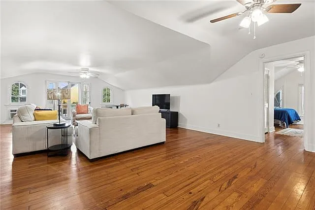 2 bed, 1.0 bath, 1200 sqft, $2,500 — Photo 4