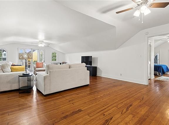 4th image of 824 Esplanade Ave