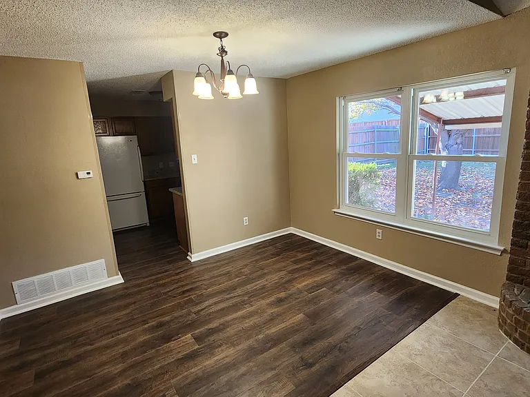 7713 Creek Wood Dr — Photo 5