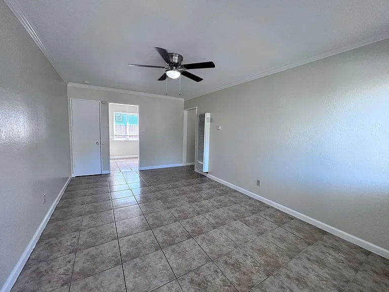 2315 Edison Ave — Photo 3