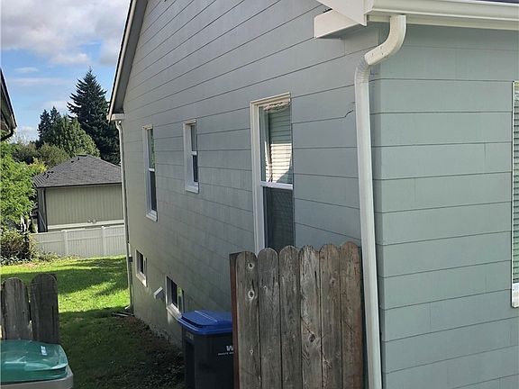 2nd image of 1106 Marguerite Ave