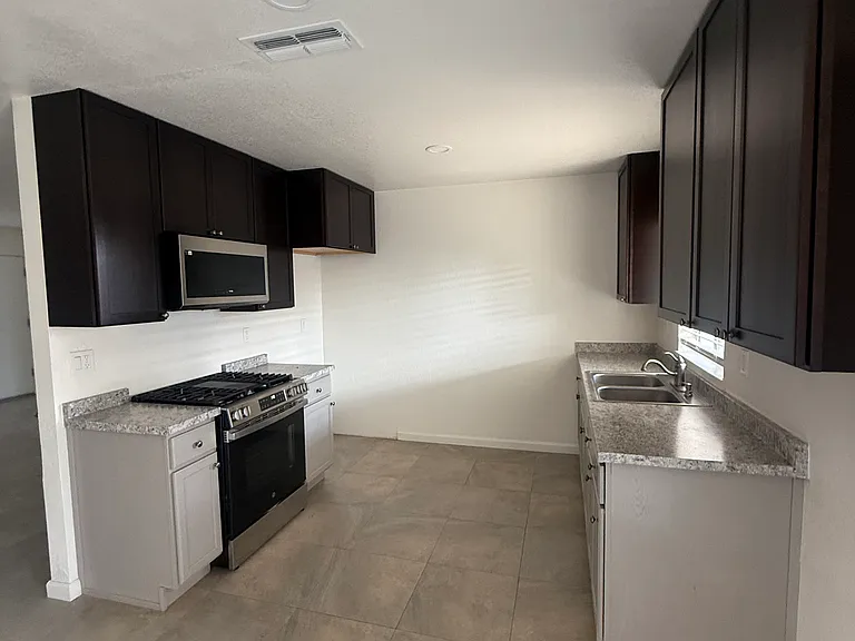 1609 Cheryl Ct — Photo 5
