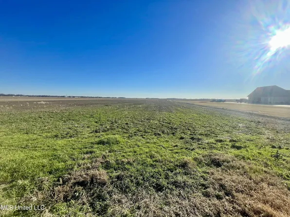 Laughlin Rd, Cleveland, MS 38732