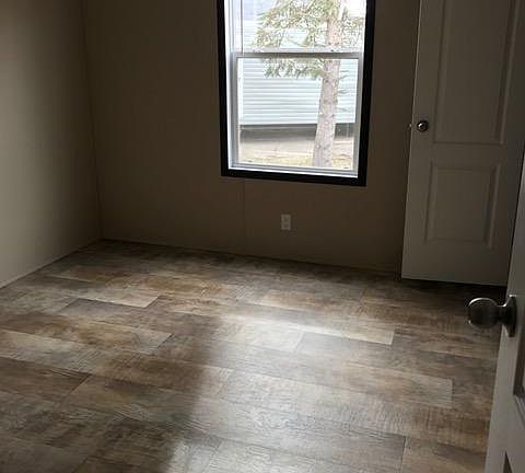 3rd image of 1089 Revere Ln