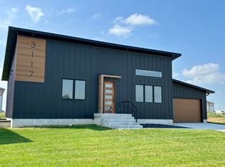 3117 Frahm Ln, Hastings, NE 68901