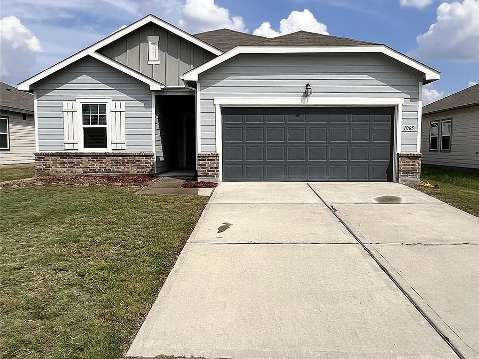 1065 Water Oak Ln