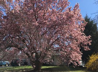 808 Rauscher Dr, Ballwin, MO 63011