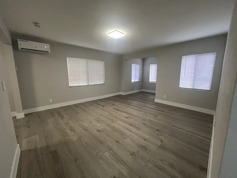1114 N 17th Ct #A — Photo 11