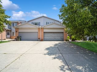 8641 N Shermer Rd, Niles, IL 60714