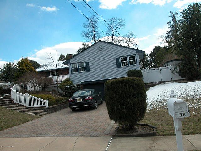 1st image of 813 Regency Ct