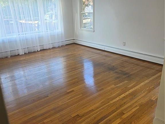 5th image of 75 Eaton St