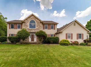 14270 Taddington Dr, Granger, IN 46530
