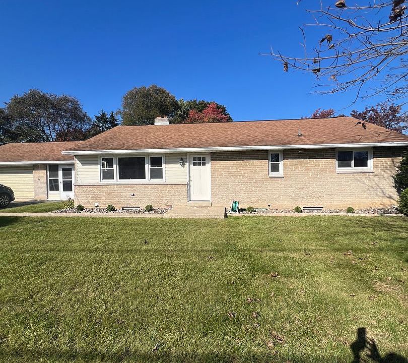 2nd image of 217 Fern Ave