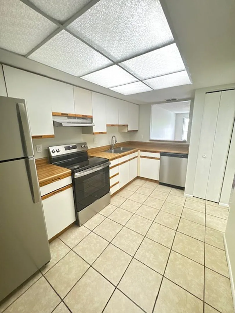 Whitfield Village Apartments — Photo 2