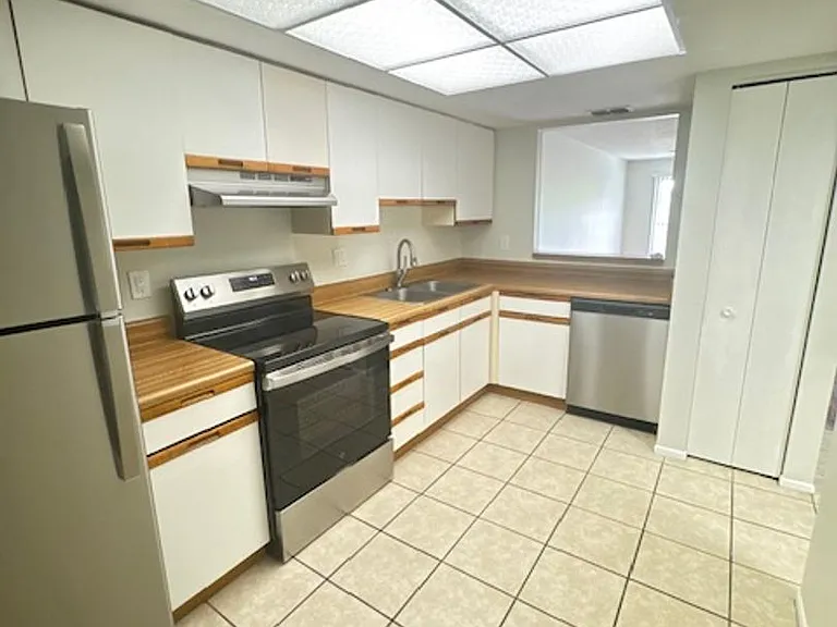Whitfield Village Apartments — Photo 29