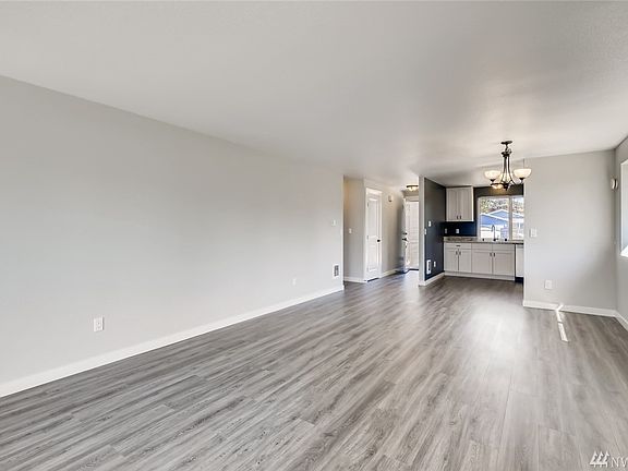 4th image of 1328 E 59th St