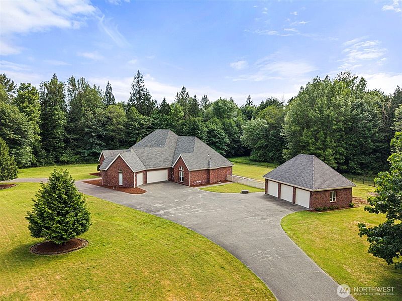 2nd image of 7841 Canterwood Drive SE